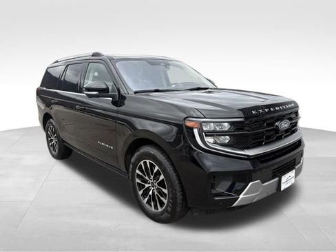 Used 2025 Ford Expedition Platinum image 8