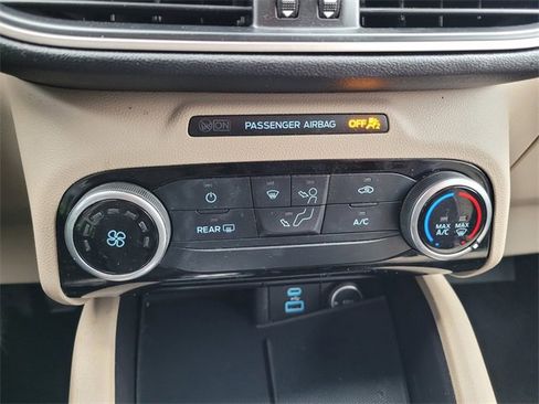 Certified 2021 Ford Escape SE image 23