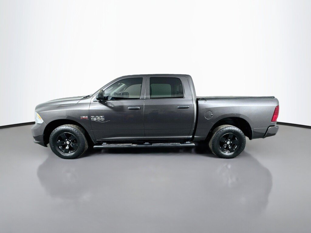 Used 2017 RAM 1500 Express AWD/4WD image 2