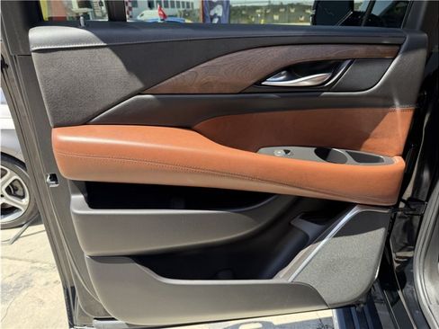 Used 2019 Cadillac Escalade ESV Premium Luxury AWD/4WD image 24
