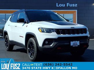 Used 2023 Jeep Compass Trailhawk image 1