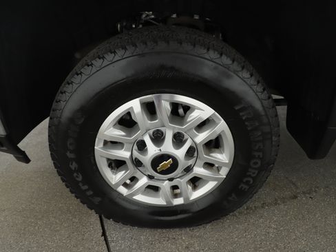 Used 2025 Chevrolet Silverado 2500 LT w/ Convenience Package image 9