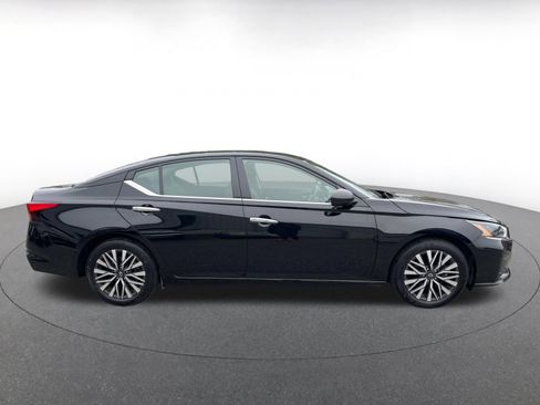 Used 2025 Nissan Altima 2.5 SV image 15