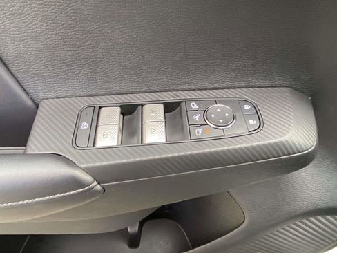 Used 2023 Mitsubishi Outlander SE Black Edition image 15