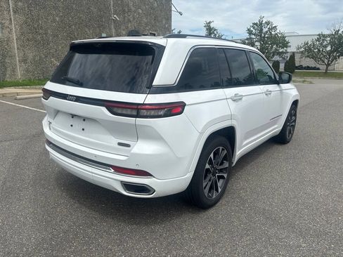 Certified 2023 Jeep Grand Cherokee Overland w/ Luxury Tech Group IV AWD/4WD image 7