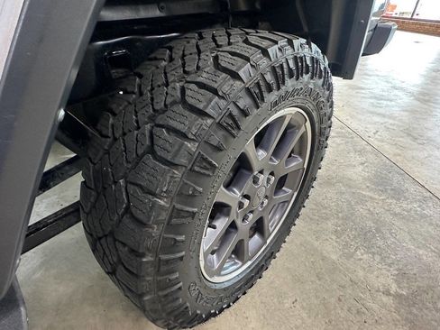 Used 2022 Jeep Gladiator Overland w/ Popular Equipment Package AWD/4WD image 45