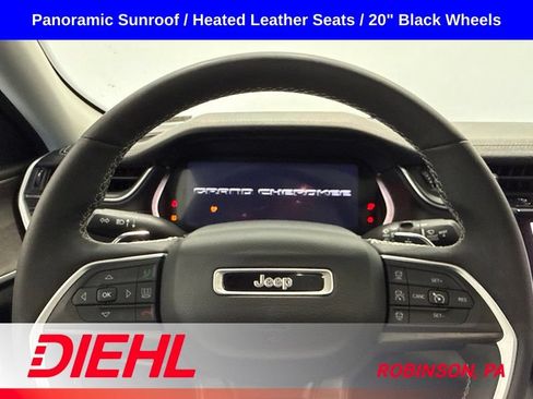 Used 2023 Jeep Grand Cherokee Limited w/ Black Appearance Package AWD/4WD image 26
