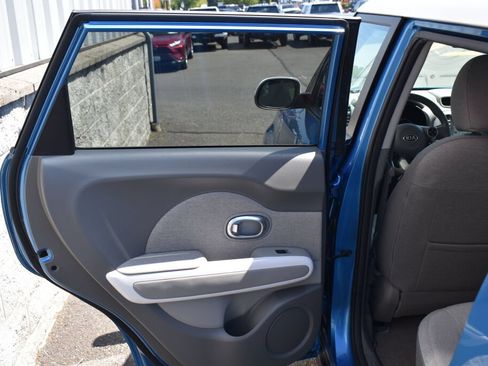 Used 2017 Kia Soul EV FWD image 19