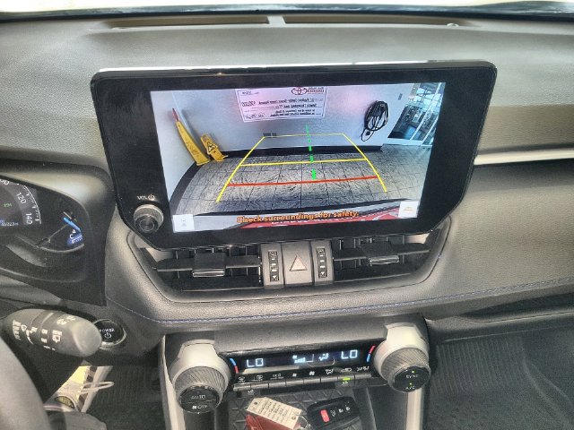 Used 2024 Toyota RAV4 XSE AWD/4WD image 17