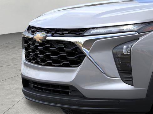Used 2026 Chevrolet Trax LS FWD image 13