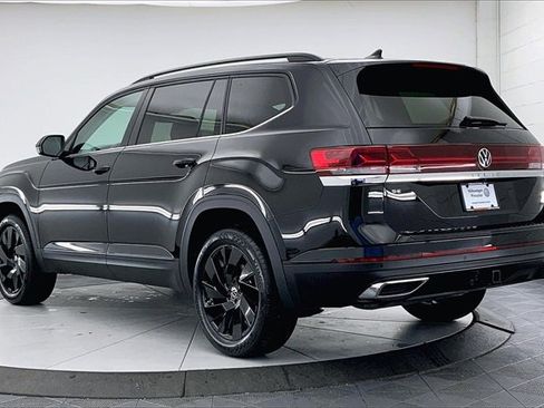 New 2026 Volkswagen Atlas SE image 4
