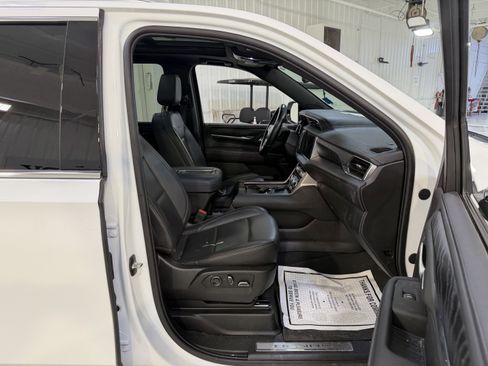 Used 2023 GMC Yukon XL Denali AWD/4WD image 15