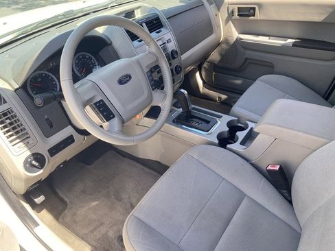 Used 2012 Ford Escape FWD Hybrid image 16