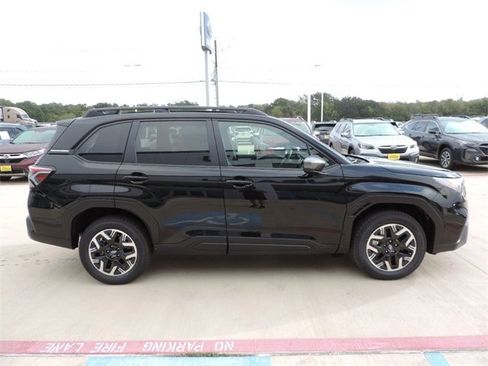 New 2025 Subaru Forester Premium w/ Convenience Package #1 image 4