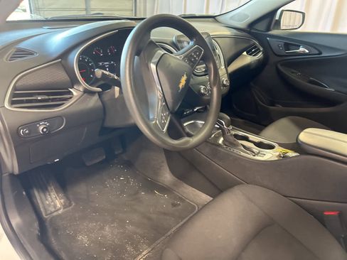 New 2025 Chevrolet Malibu LT image 25