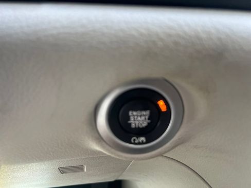 Certified 2023 Chrysler Pacifica Limited FWD image 41