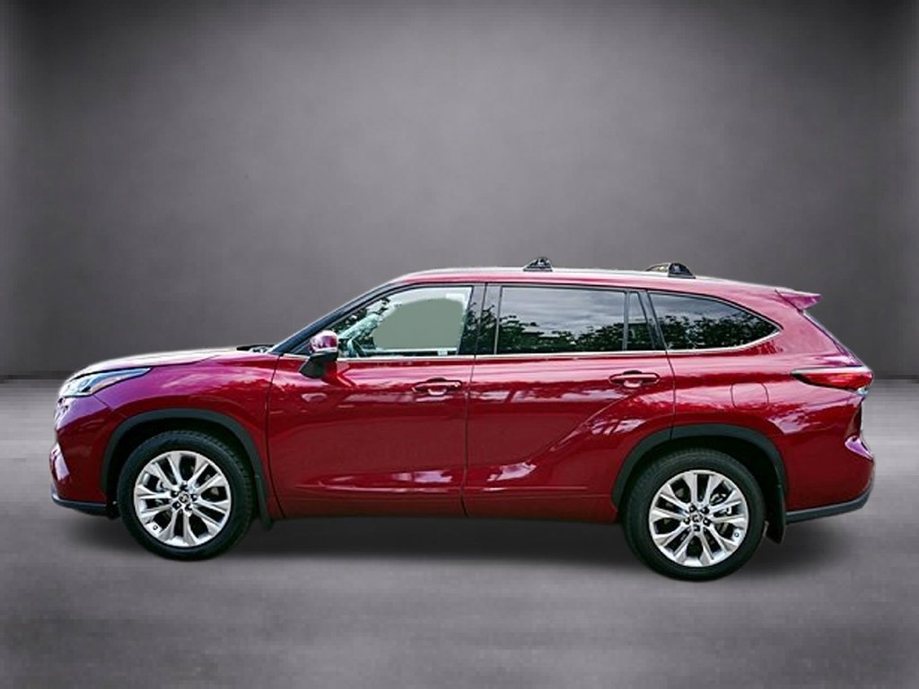 Used 2023 Toyota Highlander Limited FWD image 9