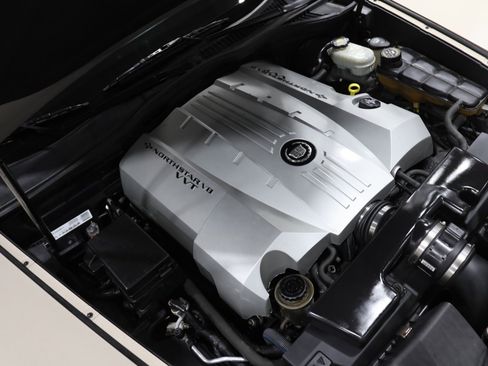 Used 2006 Cadillac XLR image 15