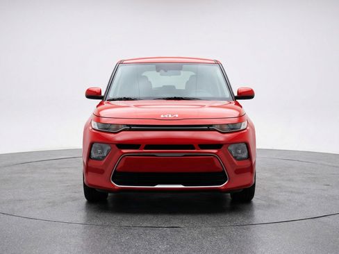 Used 2025 Kia Soul LX w/ LX Technology Package FWD image 2