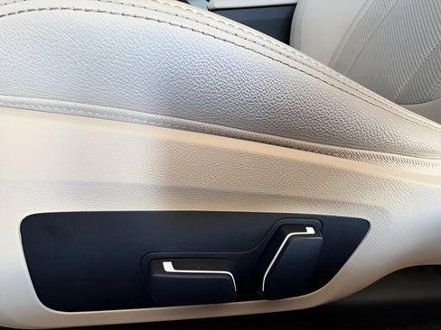 Used 2024 BMW 230i Coupe w/ Premium Package image 34