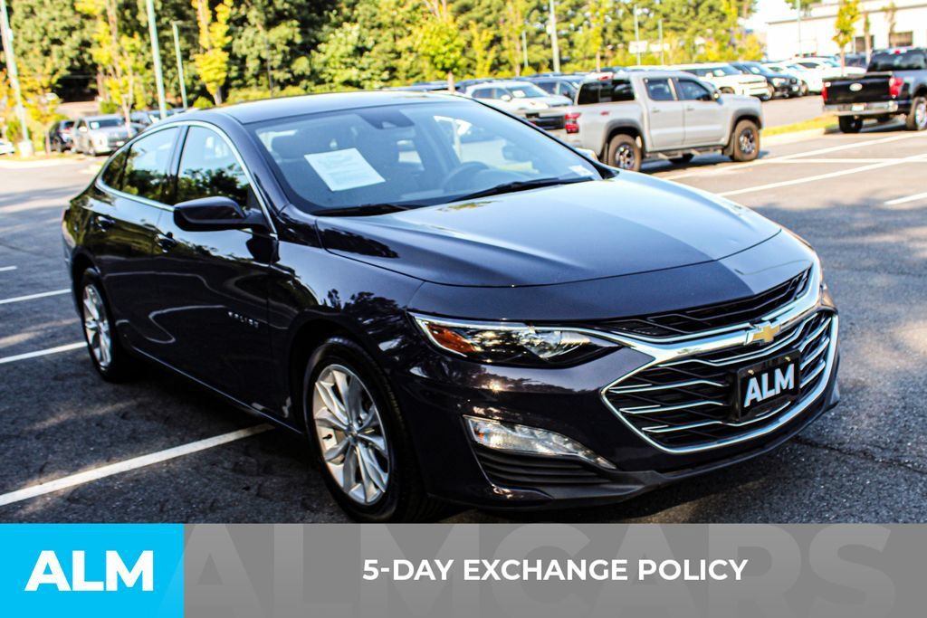 Used 2025 Chevrolet Malibu LT FWD image 3