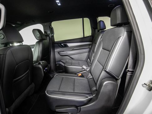 Used 2026 Buick Enclave Preferred FWD image 11