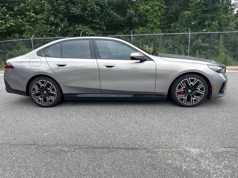 Used 2026 BMW i5 eDrive40 w/ M Sport Package AWD/4WD image 4