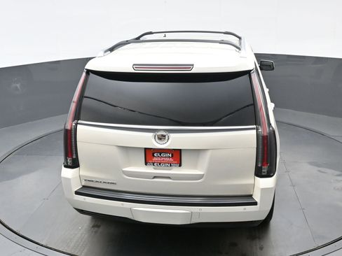Used 2015 Cadillac Escalade Luxury image 34