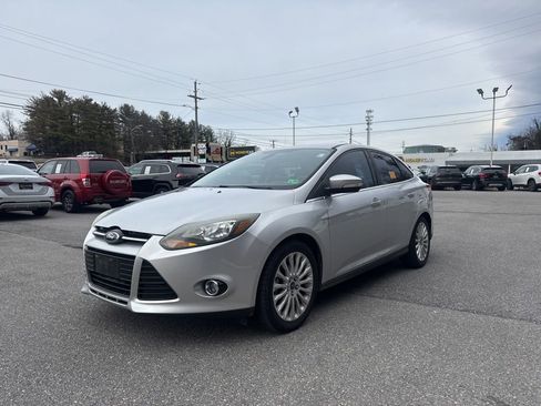 Used 2012 Ford Focus Titanium image 3