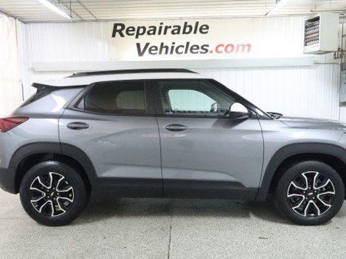 Used 2022 Chevrolet TrailBlazer ACTIV w/ Sun and Liftgate Package FWD image 4