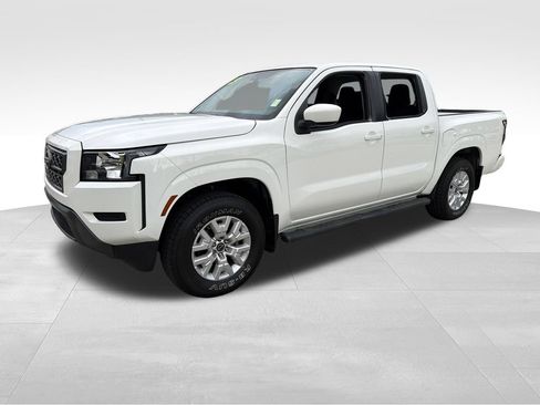 Used 2023 Nissan Frontier SV w/ Tow Package RWD image 3