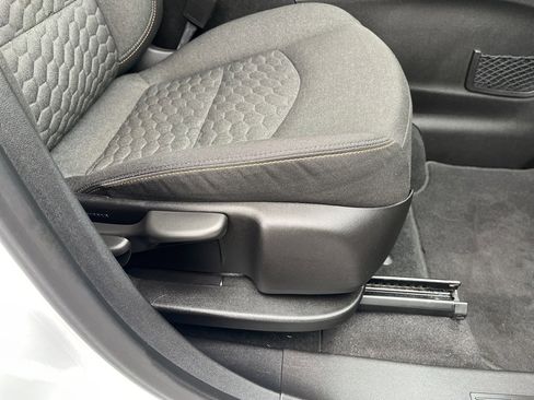 Used 2018 Chevrolet Equinox LT image 31