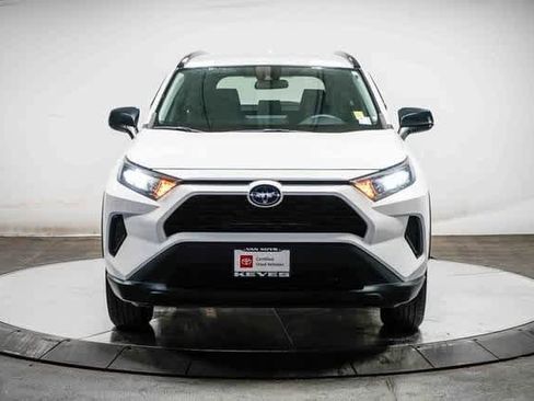 Used 2021 Toyota RAV4 LE w/ Carpet Mat Package (TMS) image 6