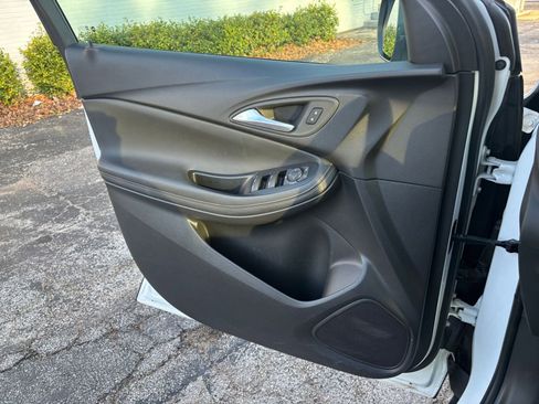 Used 2025 Buick Encore GX Preferred image 18