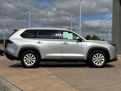 Certified 2025 Toyota Grand Highlander FWD image 3