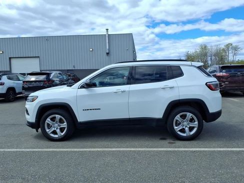 Used 2024 Jeep Compass Latitude w/ Altitude Special Edition AWD/4WD image 8