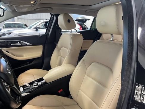 Used 2018 INFINITI QX30 Premium w/ Navigation Package AWD/4WD image 22