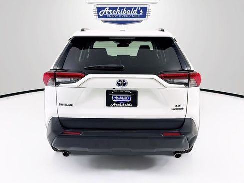 Used 2019 Toyota RAV4 LE image 5