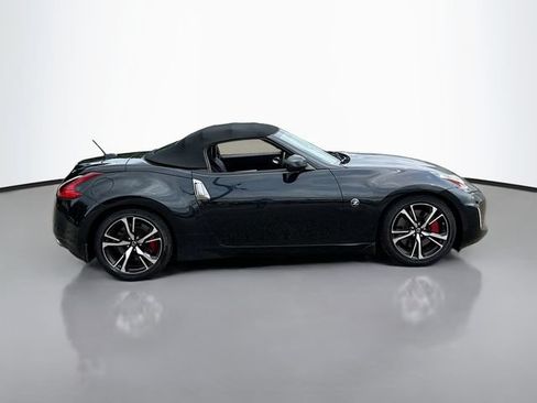 Used 2018 Nissan 370Z Touring Sport RWD image 5