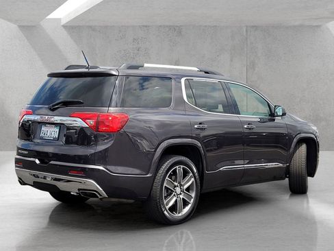 Used 2018 GMC Acadia Denali w/ Technology Package FWD image 5