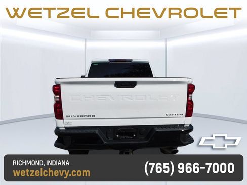 Used 2024 Chevrolet Silverado 2500 Custom w/ Custom Value Package AWD/4WD image 4