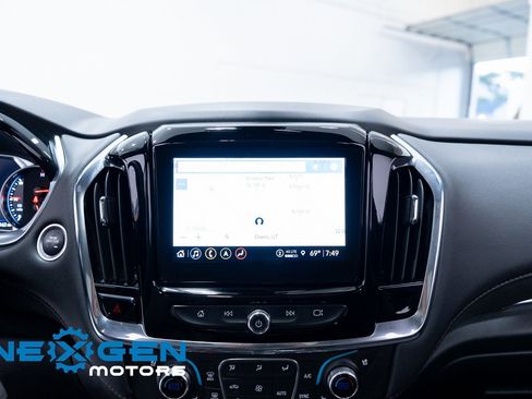 Used 2023 Chevrolet Traverse High Country image 11