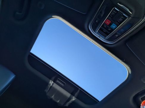 New 2025 Jeep Grand Cherokee Altitude image 29