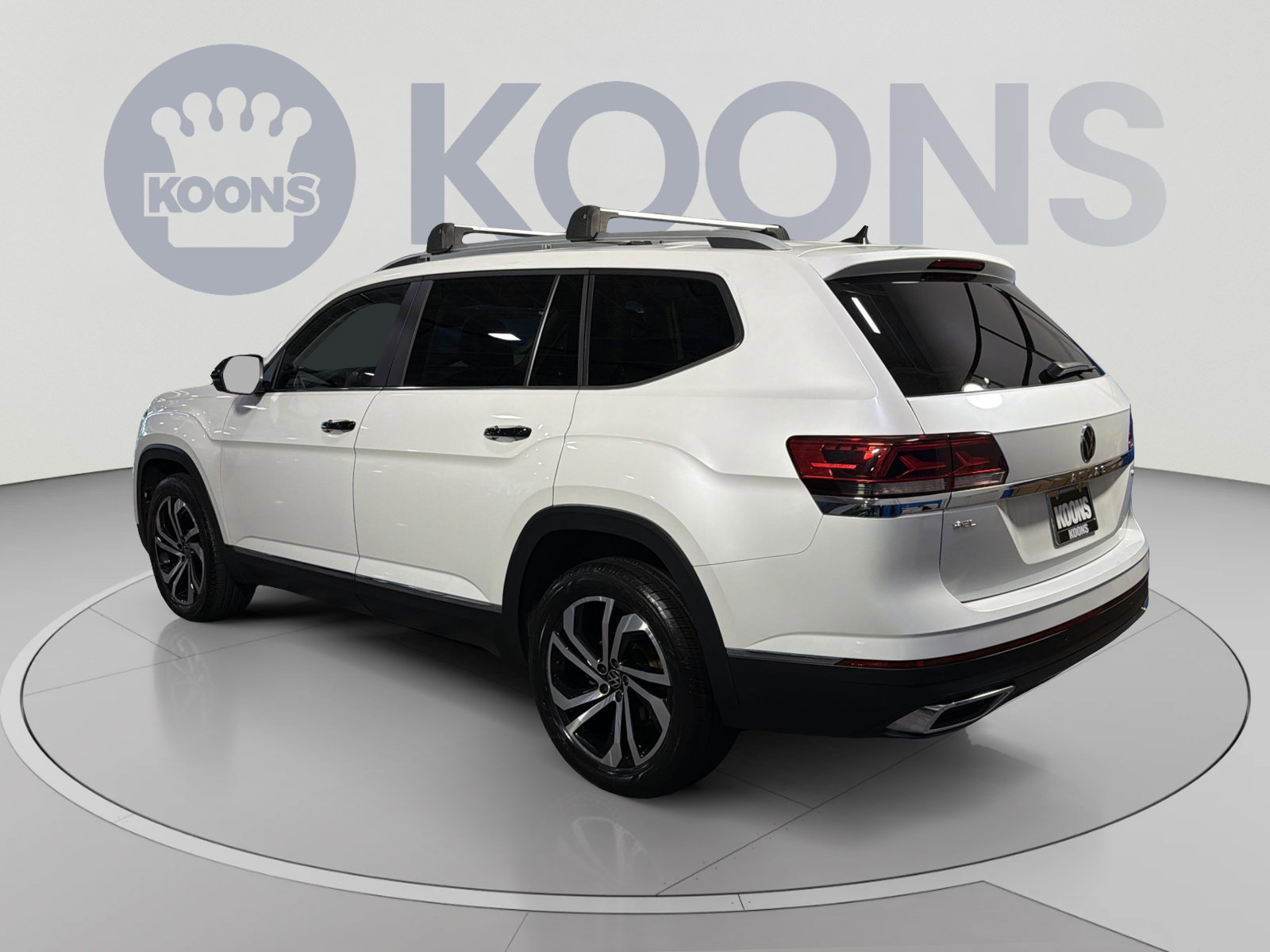 Used 2023 Volkswagen Atlas SEL AWD/4WD image 4