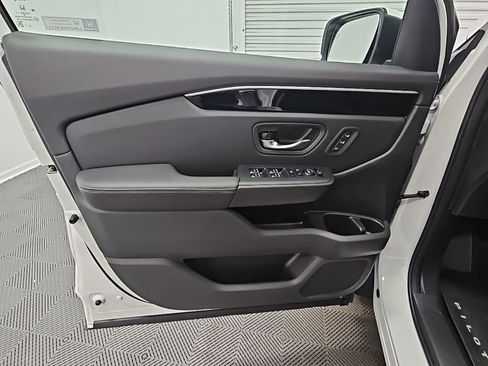 New 2025 Honda Pilot EX-L image 29