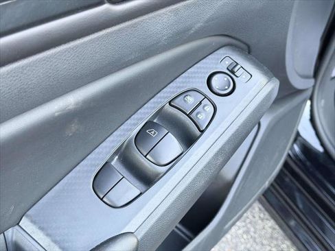 Used 2025 Nissan Altima 2.5 S image 17