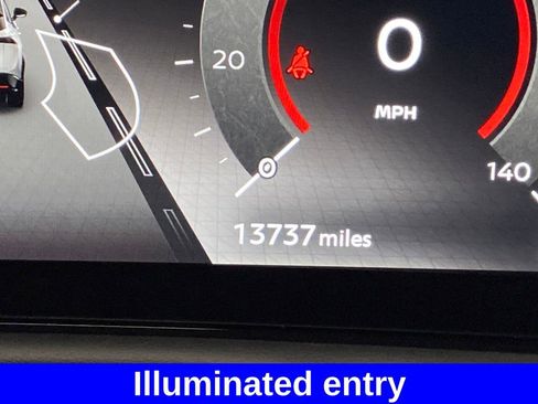 Used 2023 Nissan Ariya AWD image 17