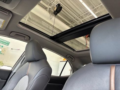 Used 2018 Toyota Camry XLE FWD image 22