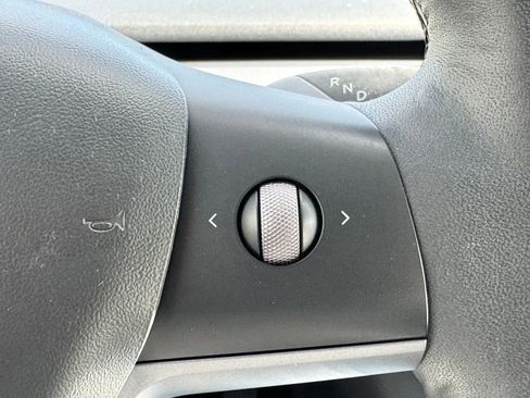 Used 2019 Tesla Model 3 Standard Range Plus image 18