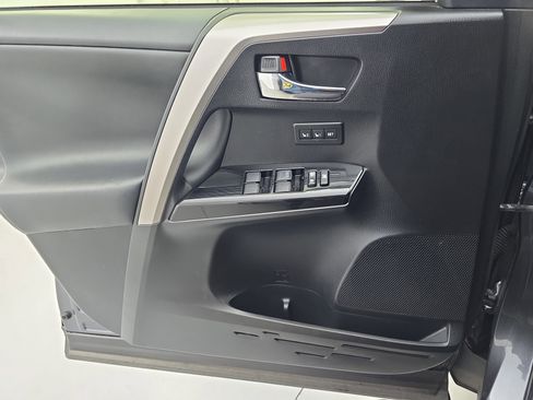 Used 2018 Toyota RAV4 Limited FWD image 26